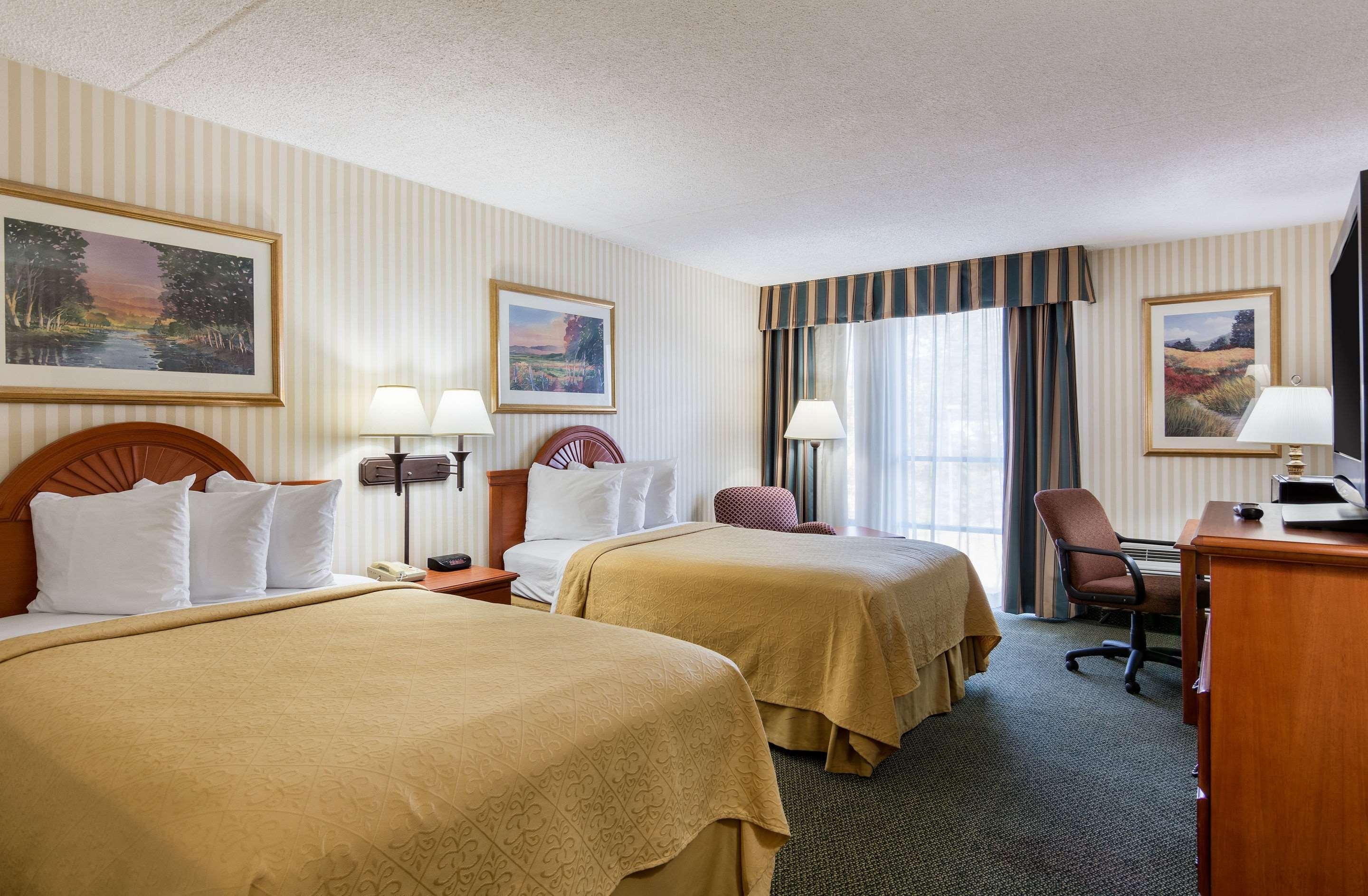 Quality Inn Near Joint Base Andrews-Washington Area Кэмп Спрингс Экстерьер фото