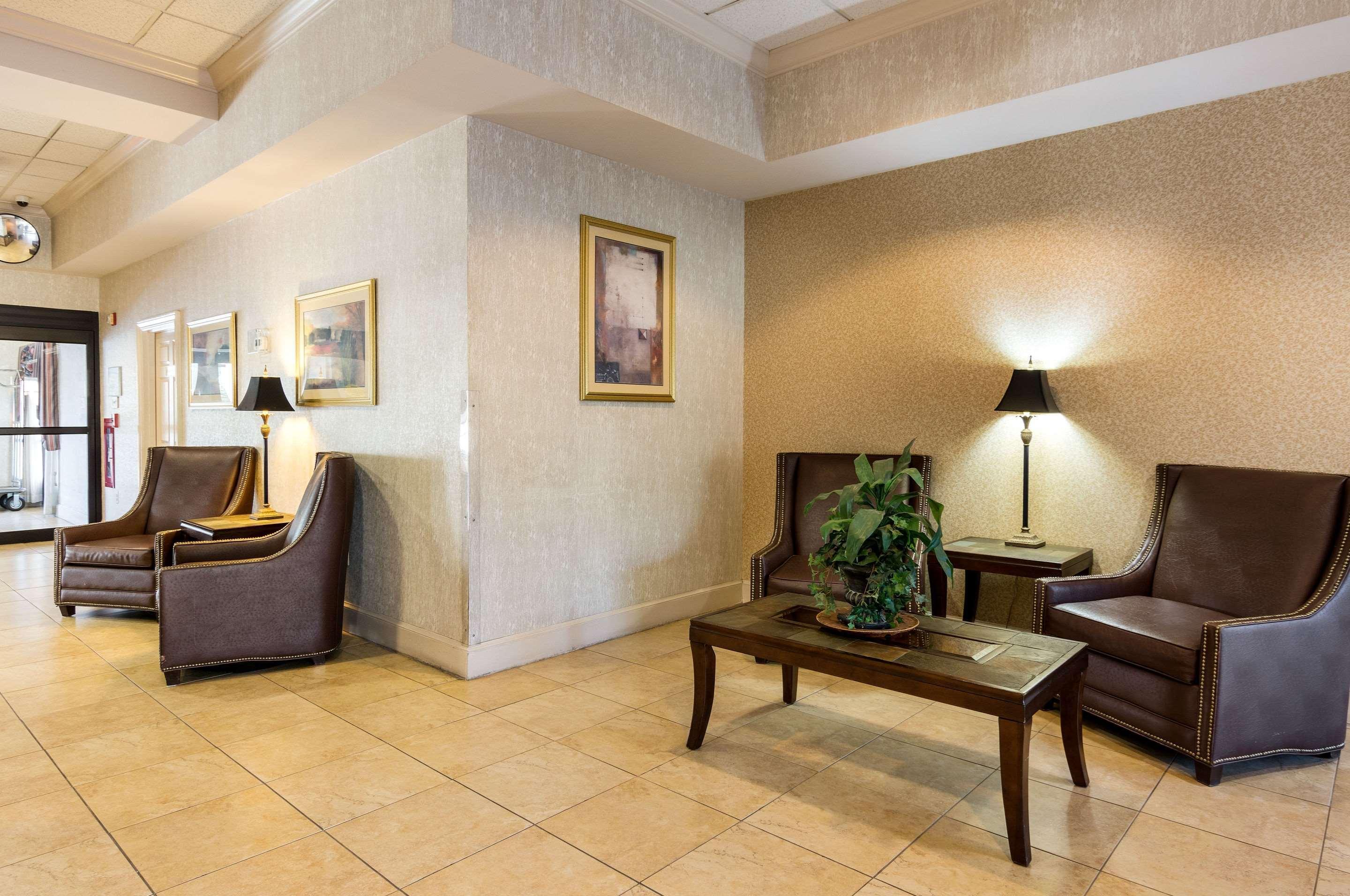 Quality Inn Near Joint Base Andrews-Washington Area Кэмп Спрингс Экстерьер фото