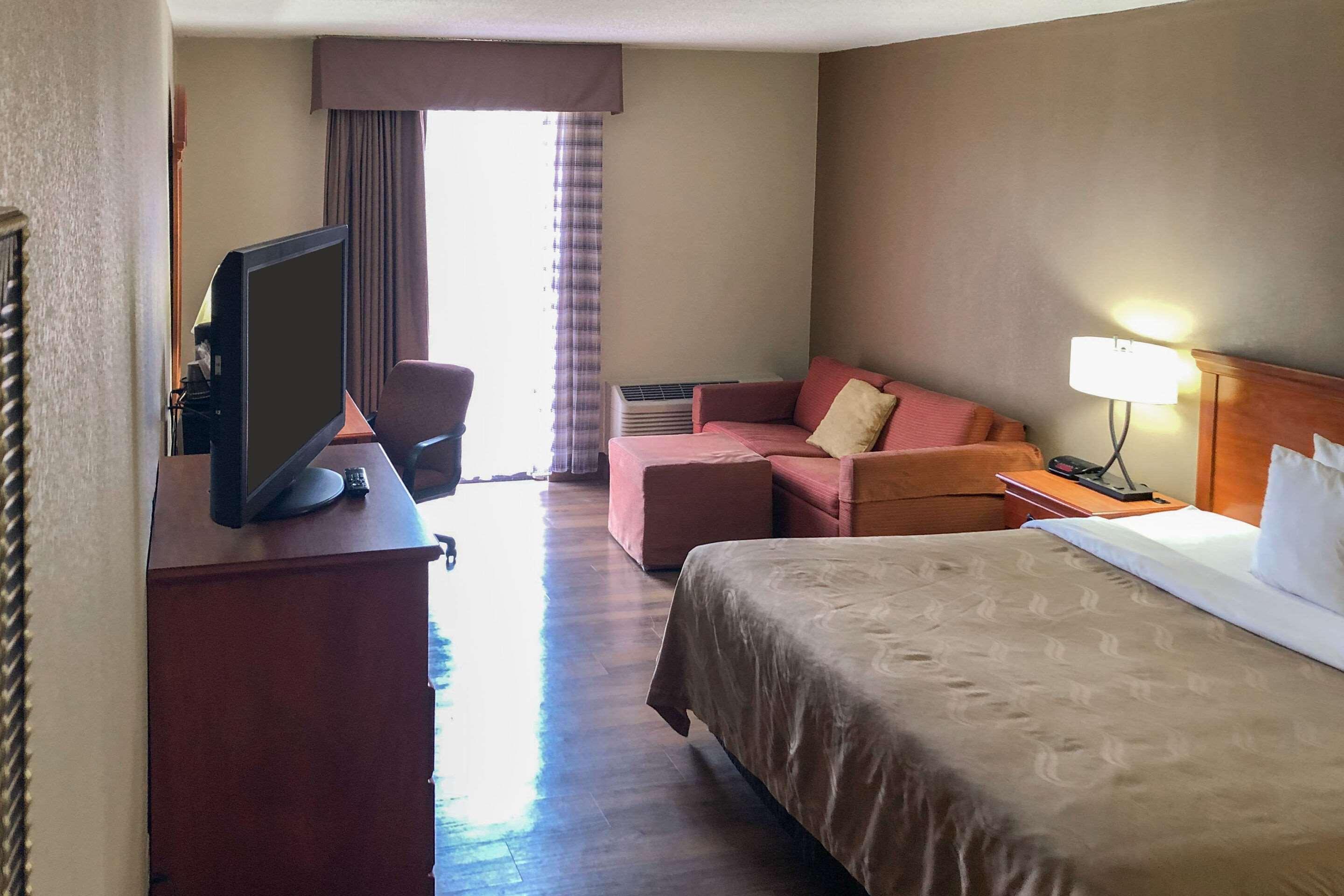Quality Inn Near Joint Base Andrews-Washington Area Кэмп Спрингс Экстерьер фото