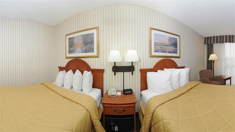 Quality Inn Near Joint Base Andrews-Washington Area Кэмп Спрингс Экстерьер фото