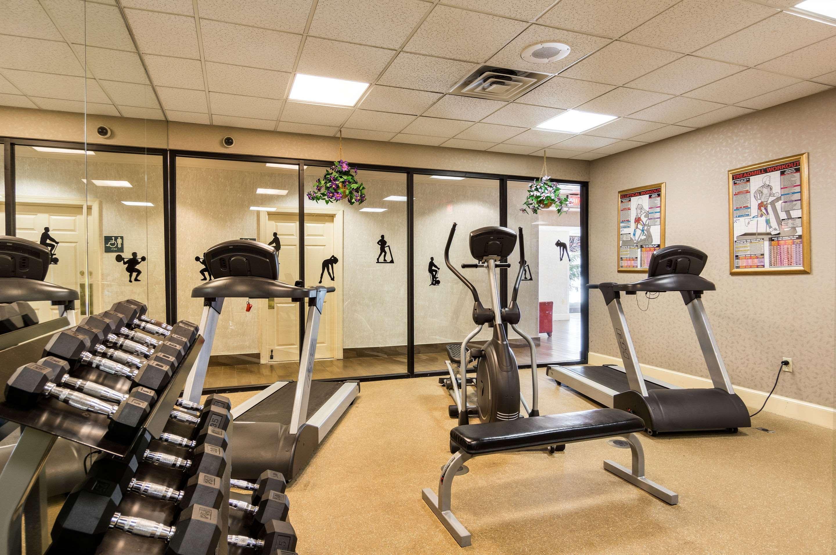 Quality Inn Near Joint Base Andrews-Washington Area Кэмп Спрингс Экстерьер фото