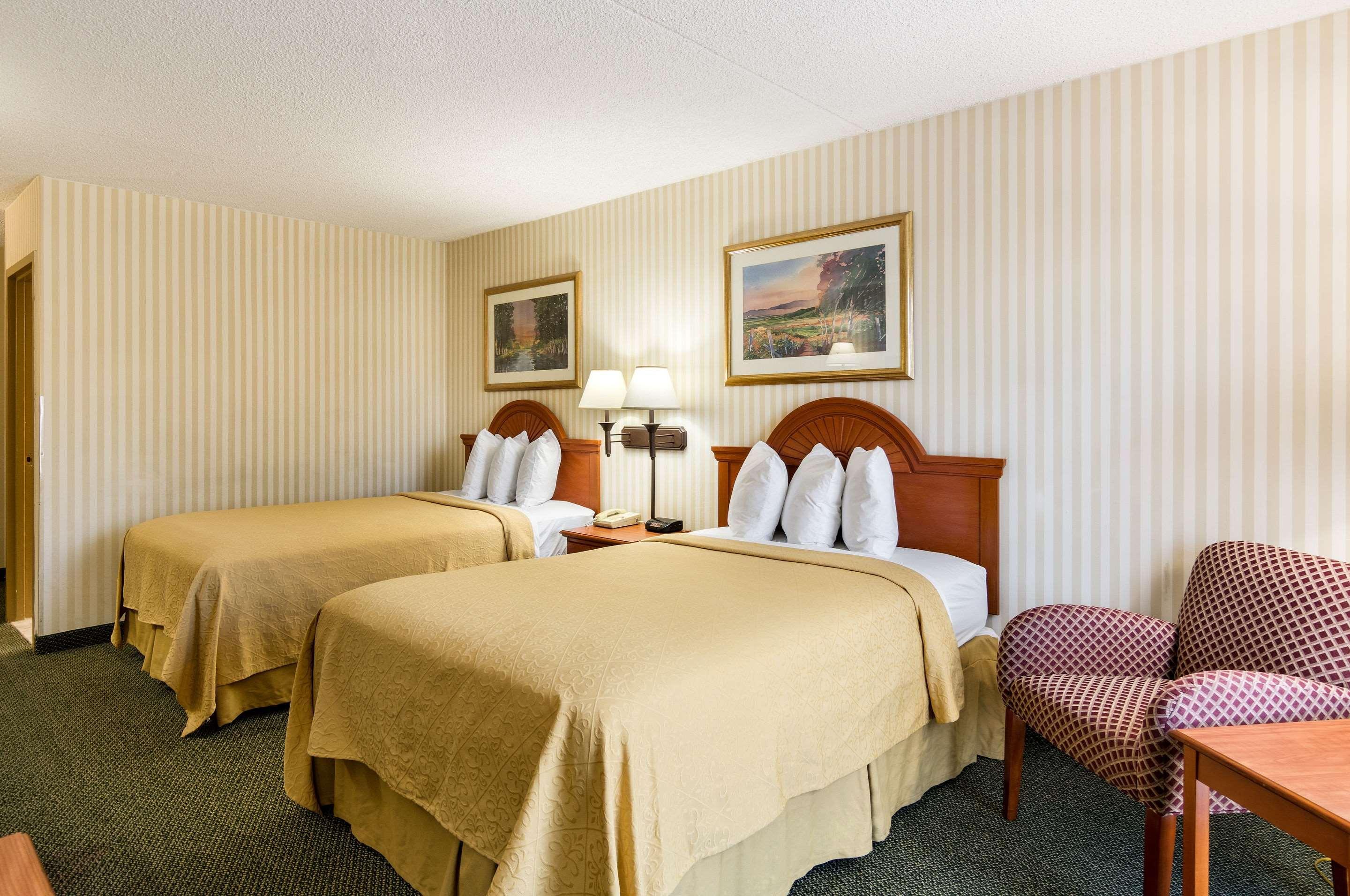 Quality Inn Near Joint Base Andrews-Washington Area Кэмп Спрингс Экстерьер фото